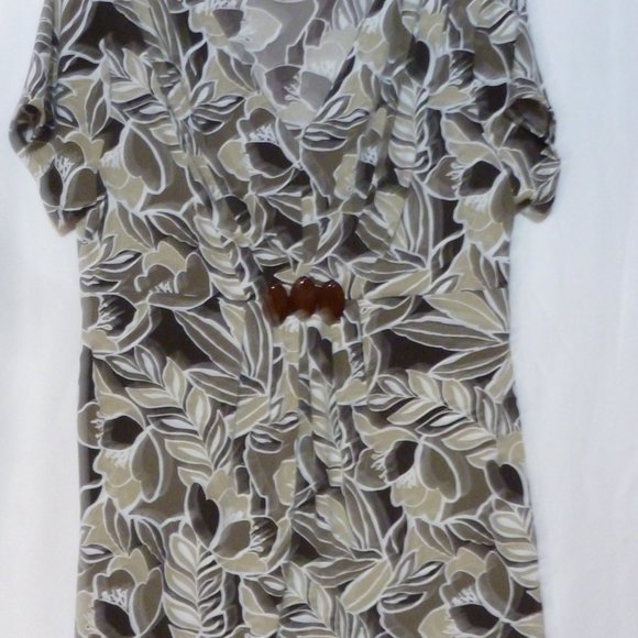 Multicolored East 5th Beautiful V- neck Blouse - Picture 6 of 9